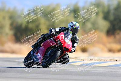 media/Jan-08-2022-SoCal Trackdays (Sat) [[1ec2777125]]/Turn 7 (1035am)/